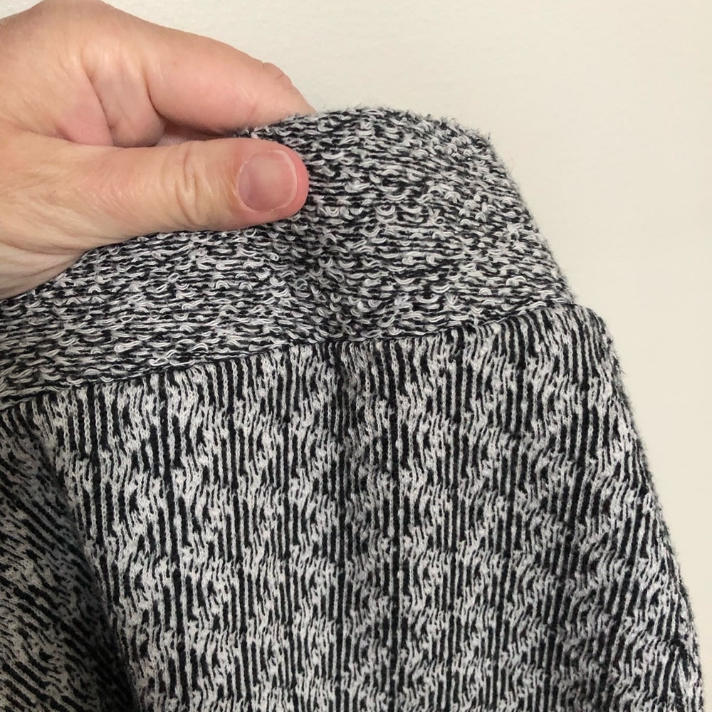 Ann Taylor LOFT Women’s S Black/White Knit Loop Stitch Elastic Waist Mini Skirt - Picture 9 of 10